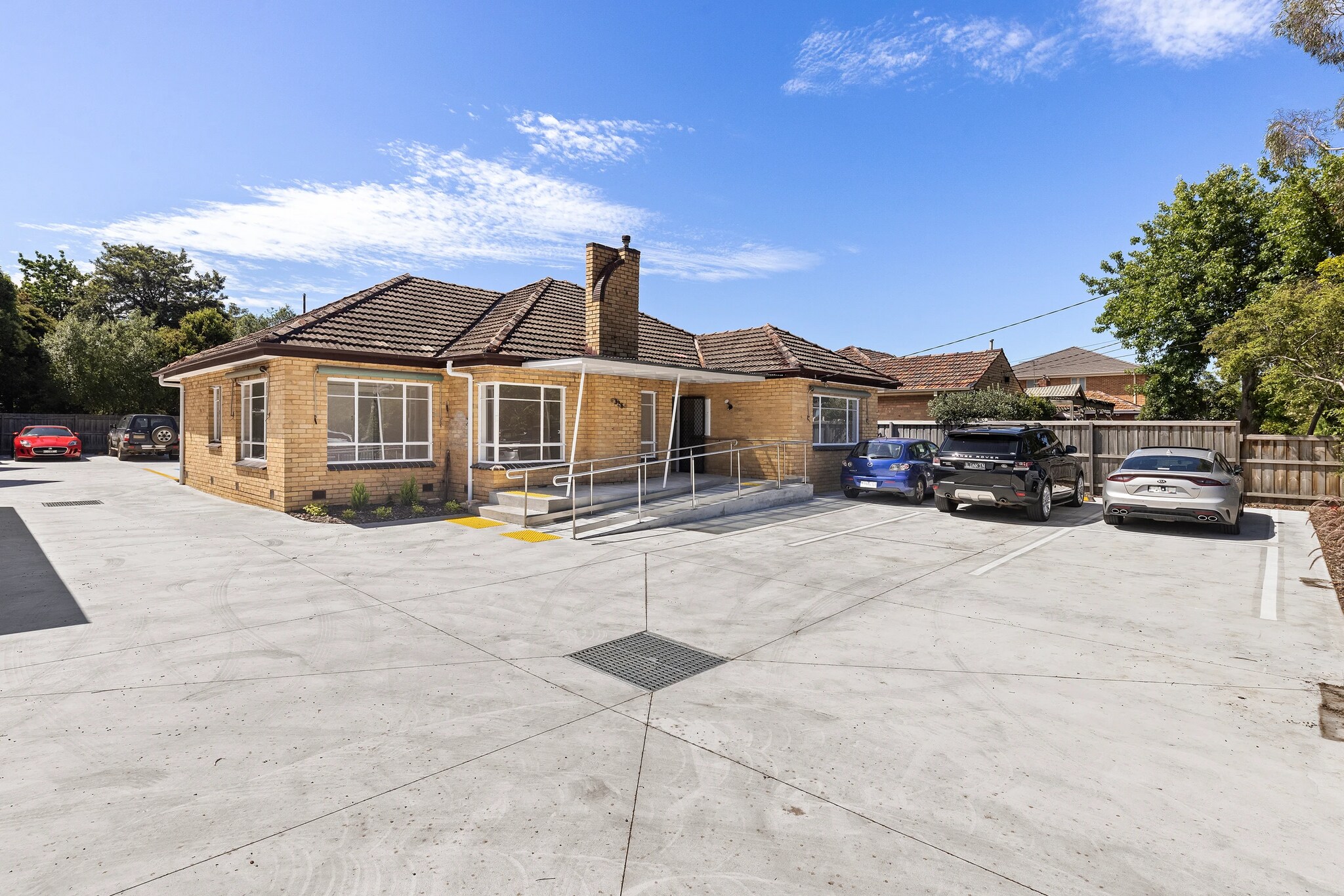 326 Stephensons Rd, Mount Waverley for lease Primary Photo- Image 1 of 3