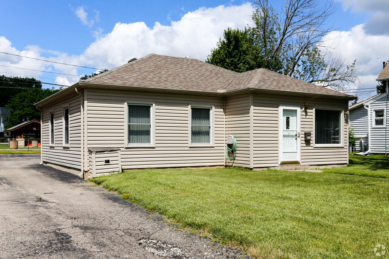 211 N Main St, Englewood, OH 45322