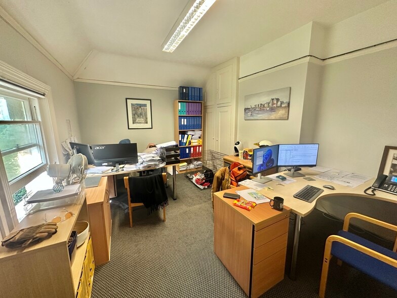 4 Dean Park Cres, Bournemouth for lease - Building Photo - Image 2 of 3