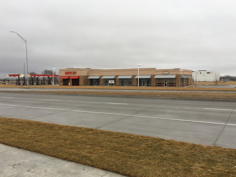 4715 W Adams St, Lincoln, NE for lease - Building Photo - Image 2 of 3