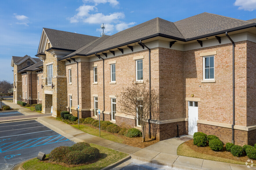 7075 Halcyon Park Dr, Montgomery, AL for lease - Building Photo - Image 1 of 6