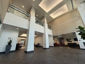 2401 W Peoria Ave, Phoenix, AZ for lease Interior Photo- Image 2 of 13