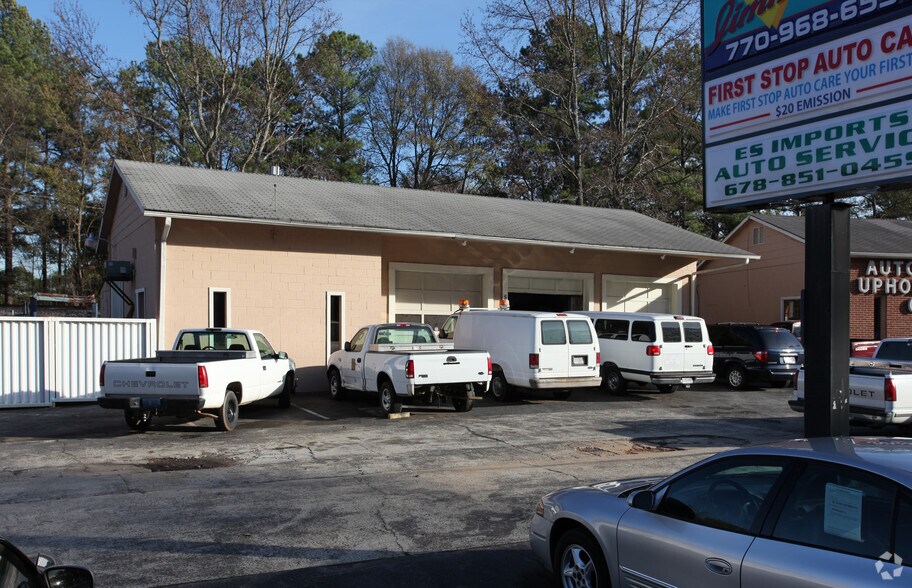 5950 Jonesboro Rd, Morrow, GA 30260