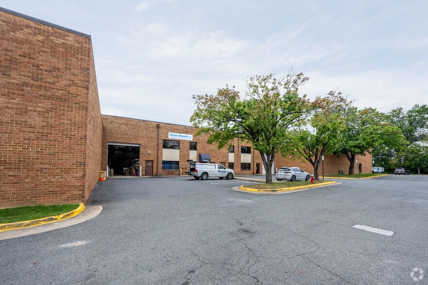 5712 General Washington Dr, Alexandria, VA for sale - Building Photo - Image 2 of 5