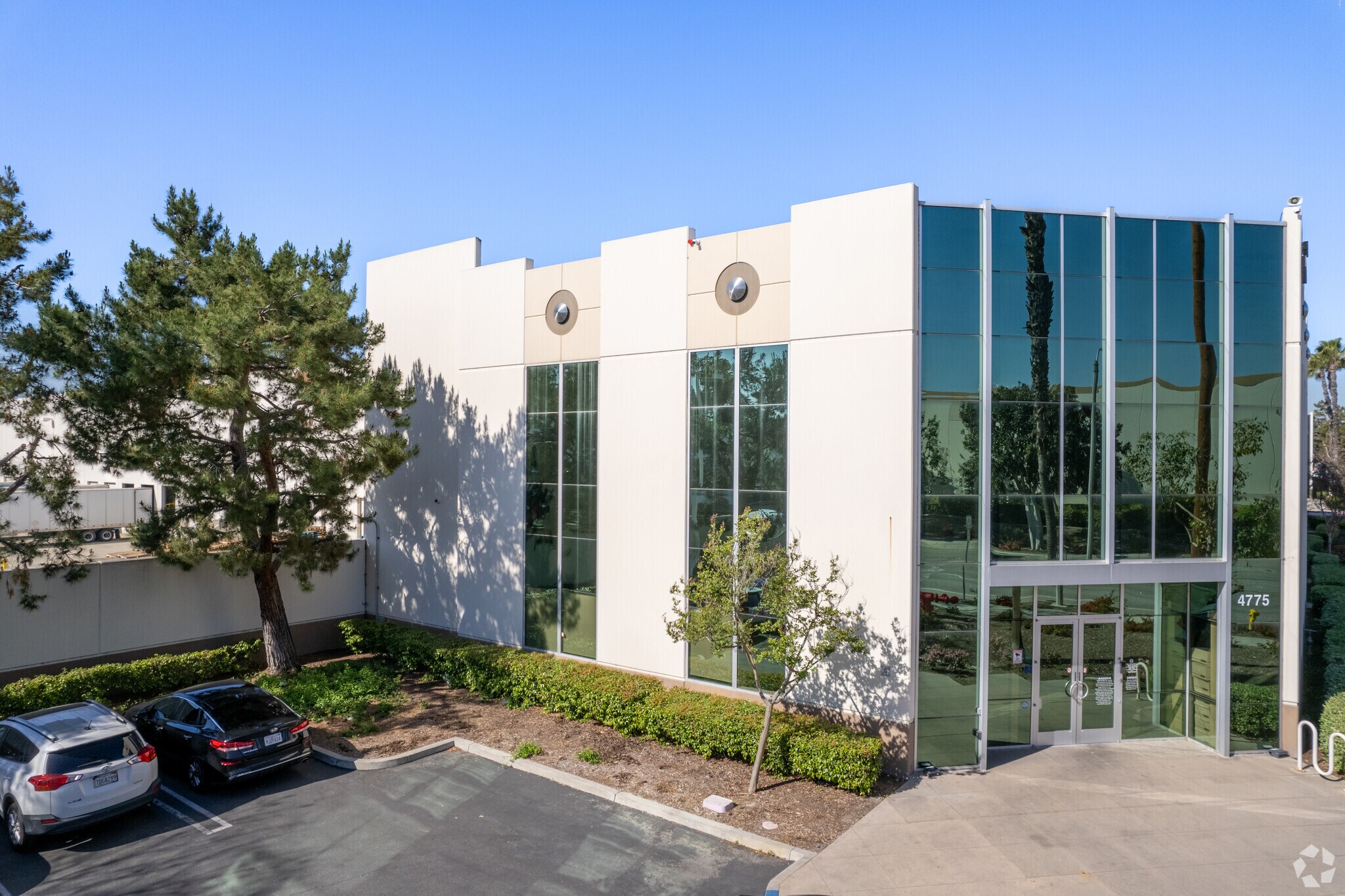 4775 Eucalyptus Ave, Chino, CA for sale Primary Photo- Image 1 of 1