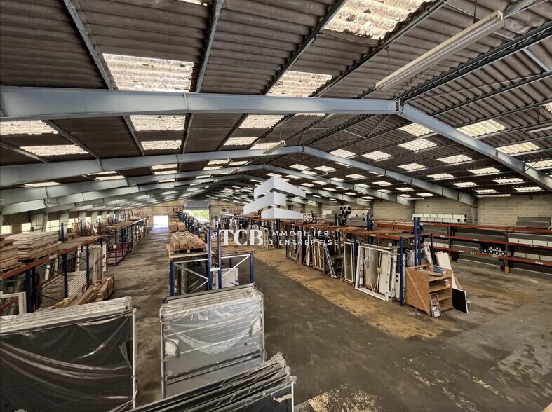 Flex in Treillières for sale - Building Photo - Image 2 of 10