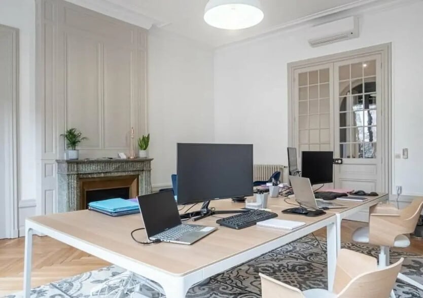 Office in Paris for lease - Interior Photo - Image 2 of 4