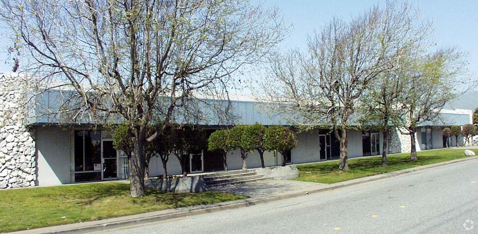 286-298 Lawrence Ave, South San Francisco, CA for lease - Building Photo - Image 2 of 9