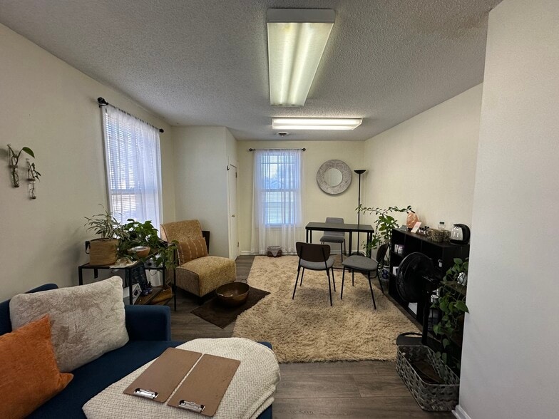 710 Laurens Rd, Greenville, SC for sale - Building Photo - Image 2 of 35