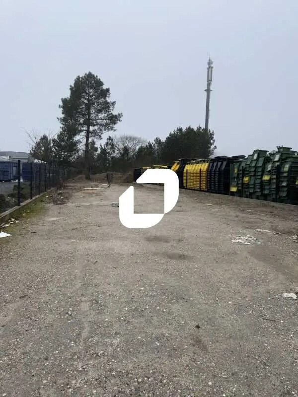 Land in Cestas for lease Building Photo- Image 1 of 2