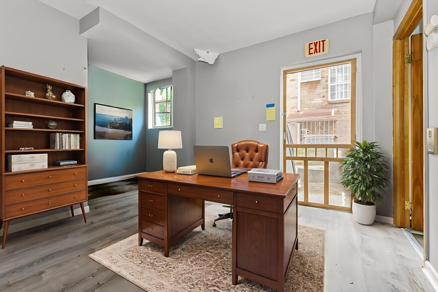 5735 Lawrence St, Flushing, NY for sale - Building Photo - Image 1 of 13