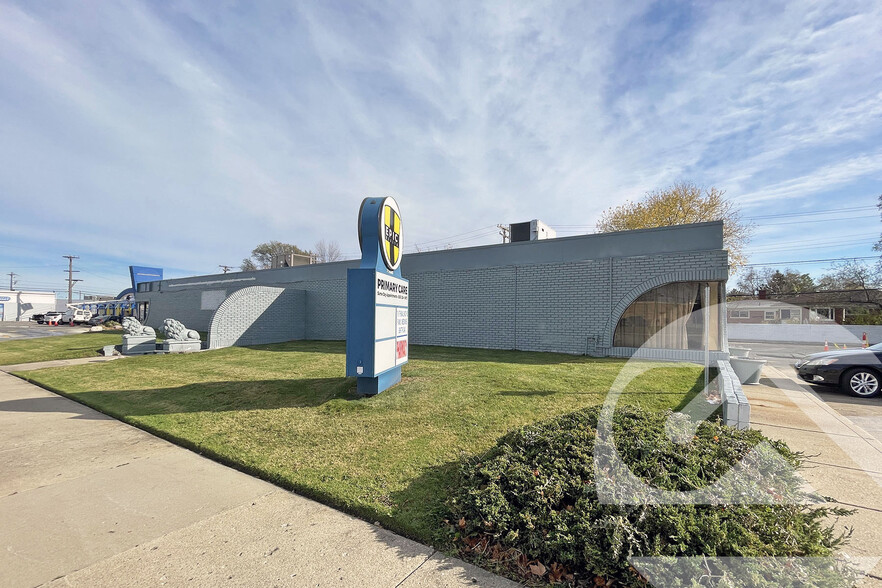 22480 Kelly Rd, Eastpointe, MI for sale - Building Photo - Image 1 of 13