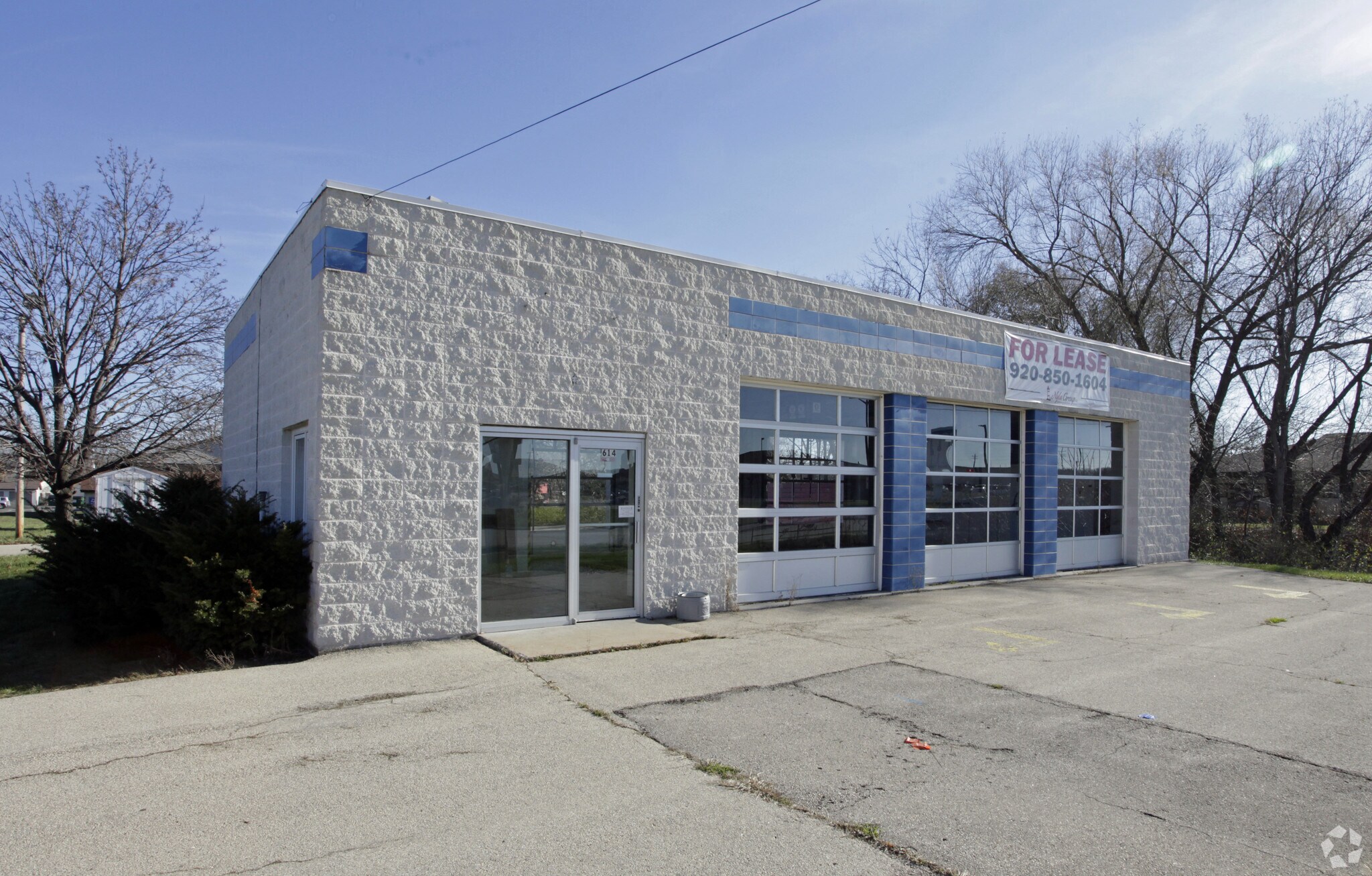 614 S Green Bay Rd, Neenah, WI for sale Primary Photo- Image 1 of 1