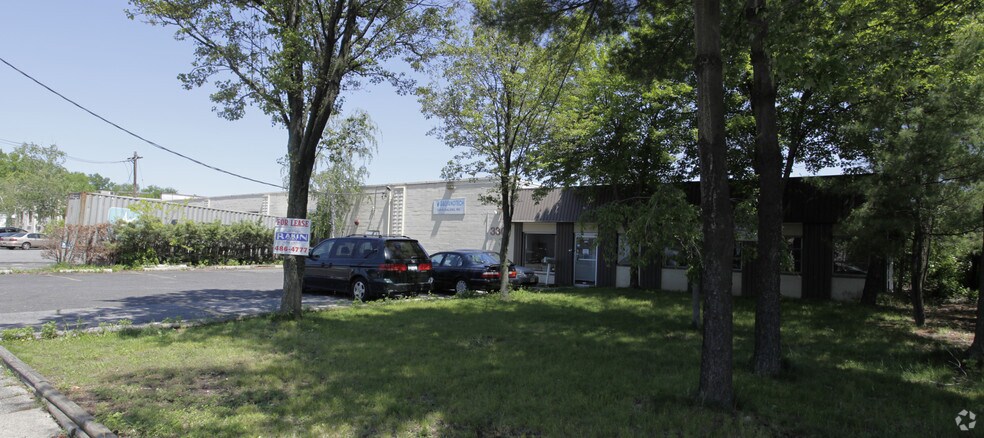 330 Dalziel Rd, Linden, NJ for sale - Primary Photo - Image 1 of 1