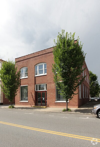 16 Maple St, Glens Falls, NY for sale - Primary Photo - Image 1 of 1