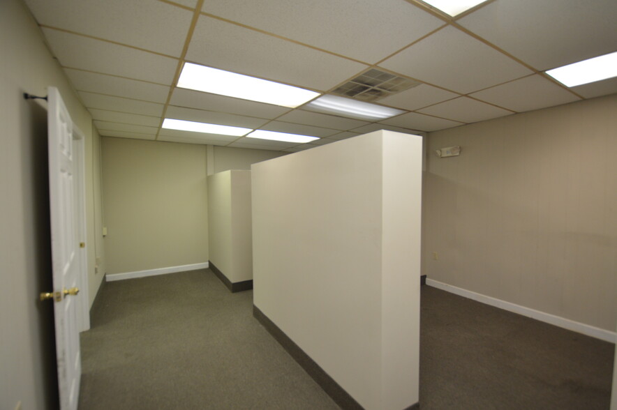 1023 Chestnut St, Winston-Salem, NC for lease - Building Photo - Image 3 of 7