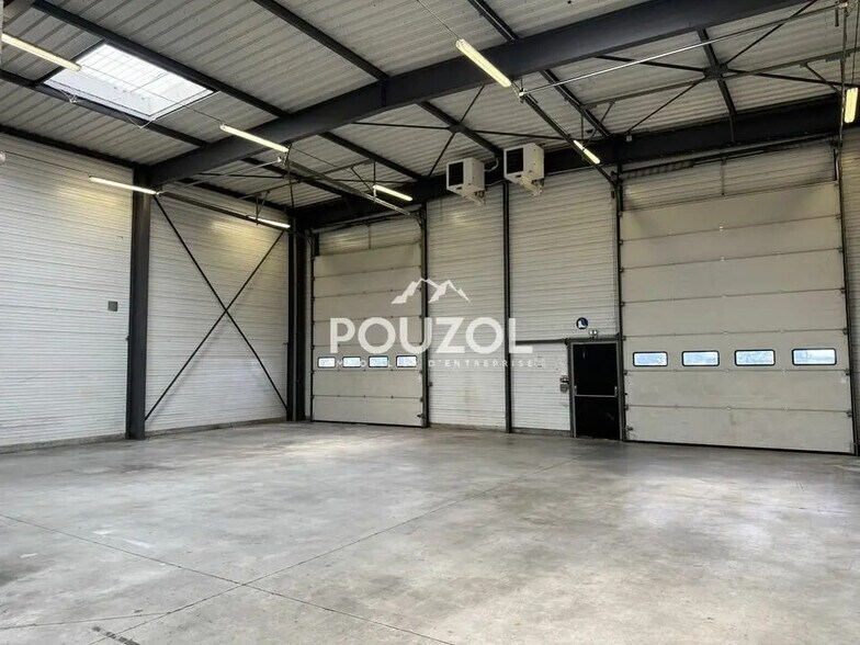 Flex in Gerzat for lease - Building Photo - Image 2 of 12