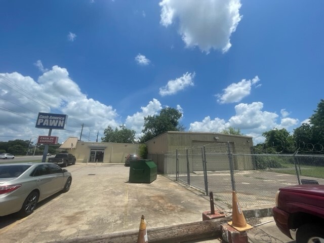 5508 N Navarro St, Victoria, TX for lease Building Photo- Image 1 of 3