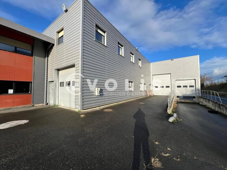 Flex in FLEURIEUX-SUR-L'ARBRESLE for lease - Building Photo - Image 2 of 17