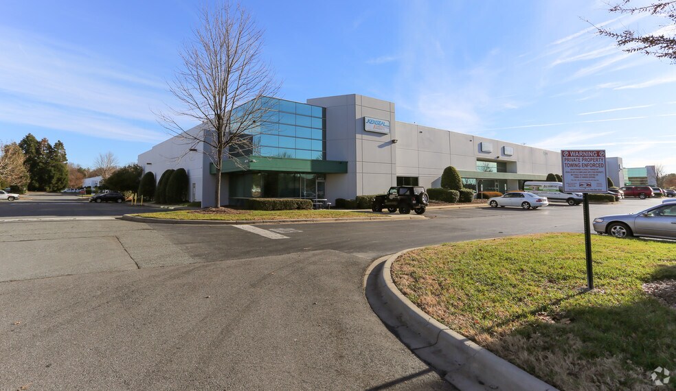 2205 Distribution Center Dr, Charlotte, NC, 28269 Industrial Space