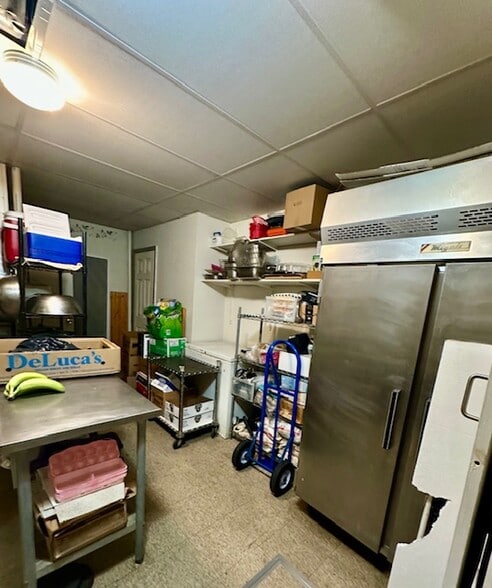 2930 Burlington Ave, Delanco, NJ for sale - Interior Photo - Image 3 of 12