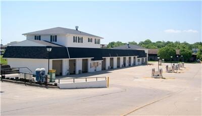 1325 1st Ave E, Newton, IA for sale - Building Photo - Image 1 of 1