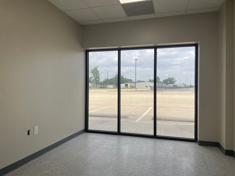 16906 Telge Rd, Cypress, TX for lease - Interior Photo - Image 3 of 6