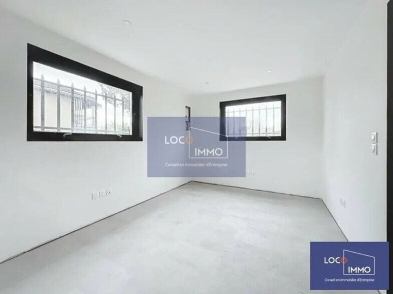 Flex in Martignas-sur-Jalle for lease - Interior Photo - Image 2 of 3