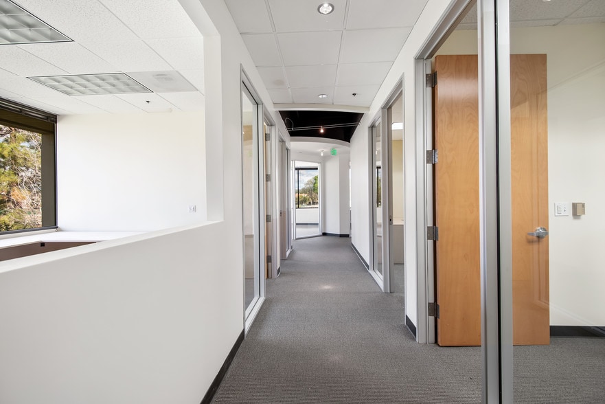 5153 Camino Ruiz, Camarillo, CA for lease - Interior Photo - Image 3 of 12