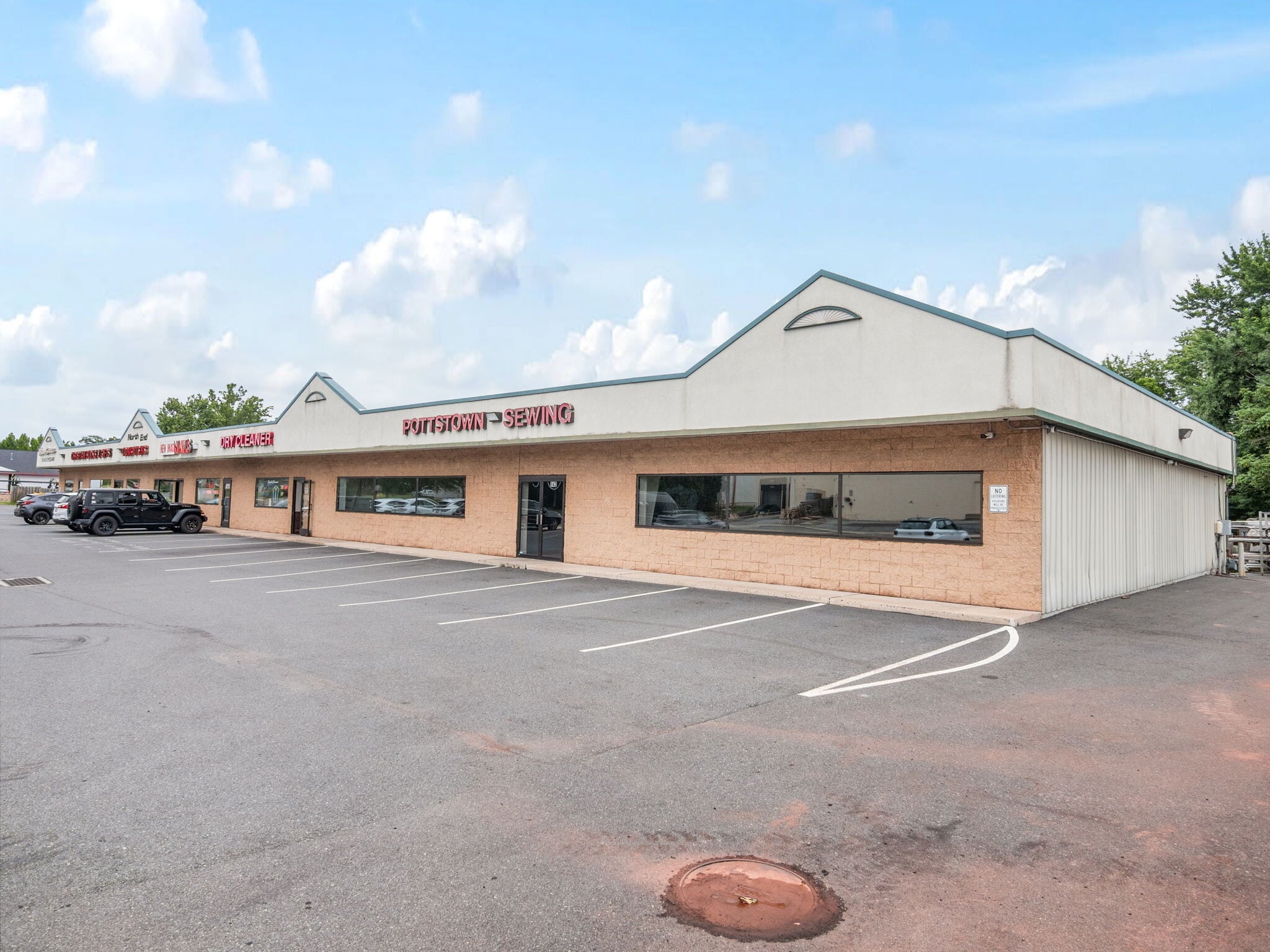 142 Shoemaker Rd, Pottstown, PA for lease Interior Photo- Image 1 of 12