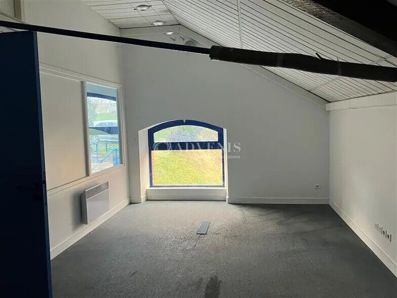 Office in Bourges for lease - Building Photo - Image 3 of 6