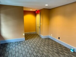 2 Central Ave, New Hartford, CT for lease Interior Photo- Image 2 of 8