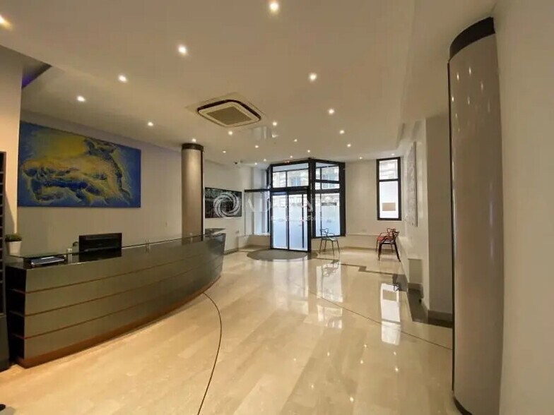 Office in Paris for lease - Building Photo - Image 1 of 7