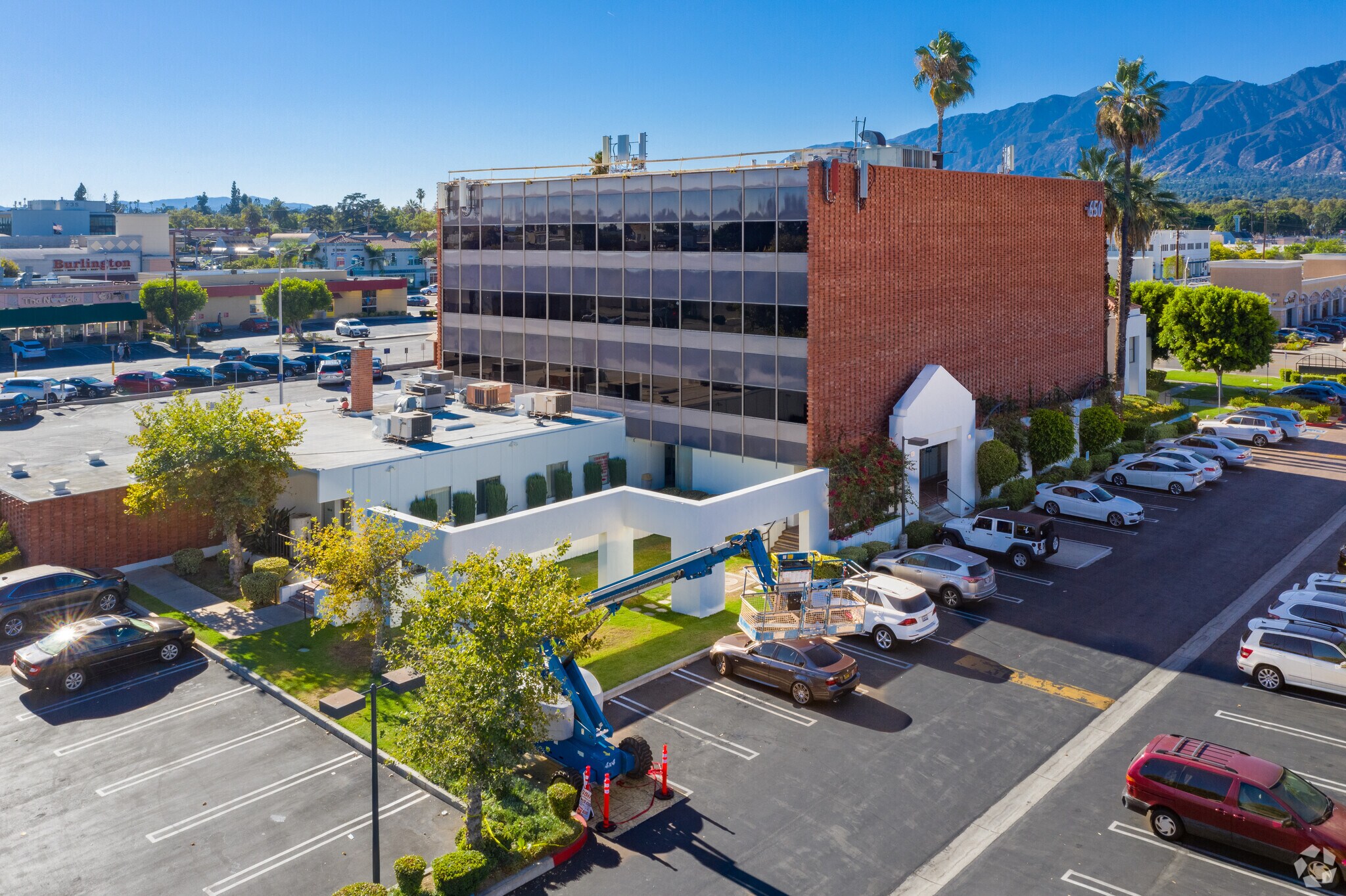 650 W Duarte Rd, Arcadia, CA 91007 CONVENIENT *NEW VACANCY * FREE