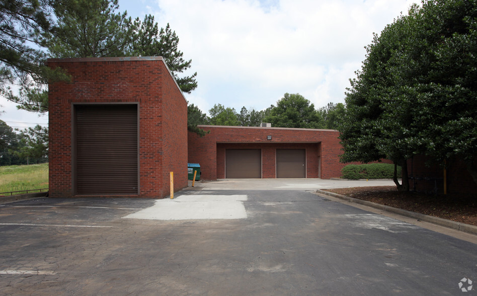 5300 Oakbrook Pky, Norcross, GA for lease - Building Photo - Image 3 of 3