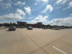 5300 Fountains Dr NE, Cedar Rapids, IA for lease Building Photo- Image 1 of 2