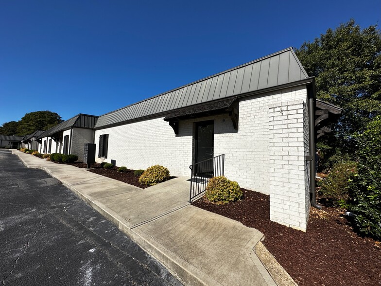 1060 Gaines School Rd, Athens, GA for sale - Building Photo - Image 1 of 1