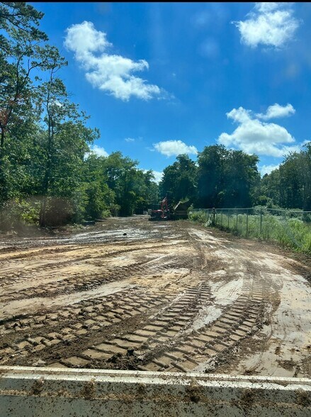 637 Long Island Ave, Medford, NY for sale - Primary Photo - Image 1 of 1