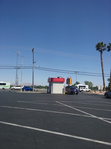 1401 N Decatur Blvd, Las Vegas, NV for lease - Building Photo - Image 3 of 3