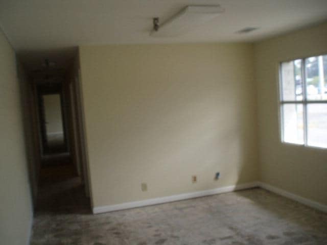604 Sheridan Ave, Dalton, GA for sale - Interior Photo - Image 2 of 25