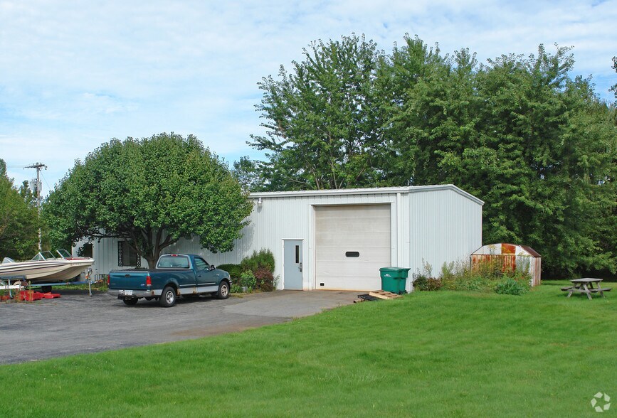 1025 Rush Henrietta Townline Rd, Rochester, NY 14543