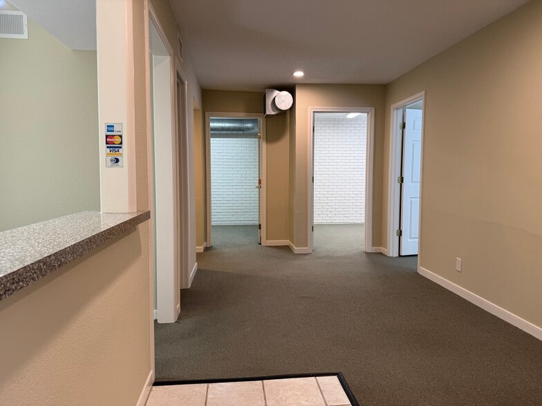 2833 Nasa Pky, Seabrook, TX for lease - Lobby - Image 3 of 13