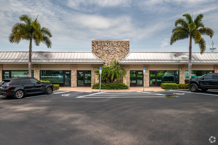 1013 5th Ave N, Naples, FL for sale - Building Photo - Image 3 of 12