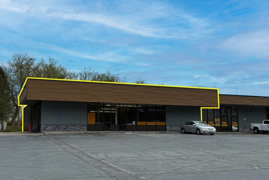 10 Cape Rd, Taunton, MA for lease - Building Photo - Image 1 of 4