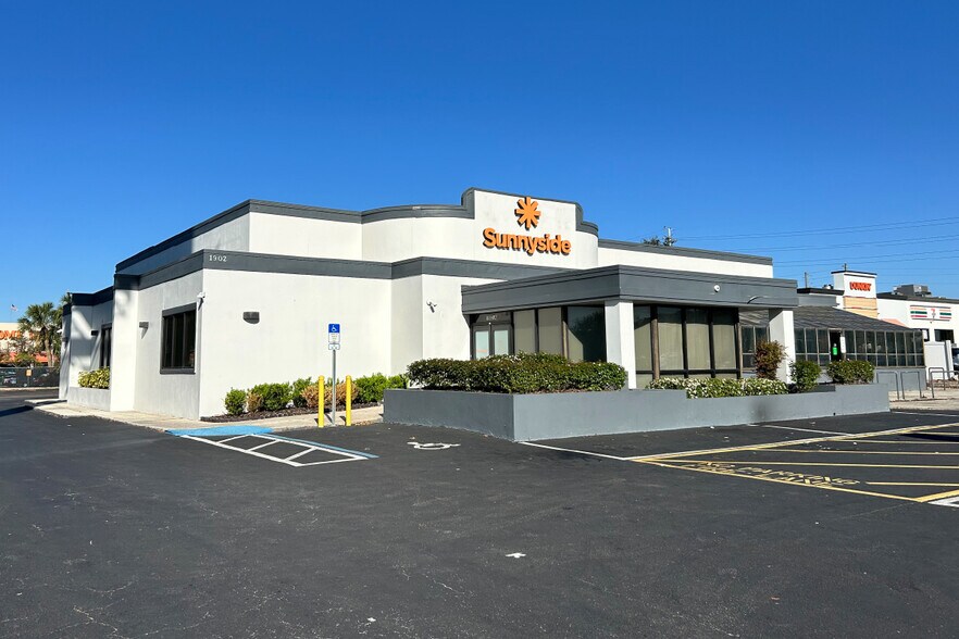 1902 N Dale Mabry Hwy, Tampa, FL for sale - Building Photo - Image 1 of 3