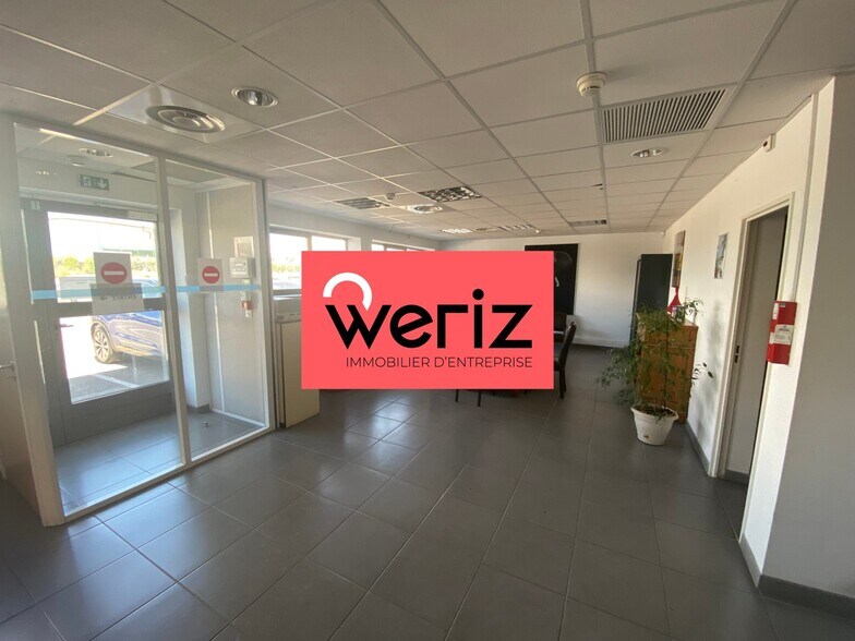 Industrial in Vitrolles for lease - Building Photo - Image 2 of 13