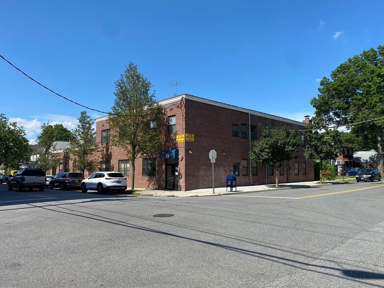 35 N Tyson Ave, Floral Park, NY for lease - Building Photo - Image 2 of 17