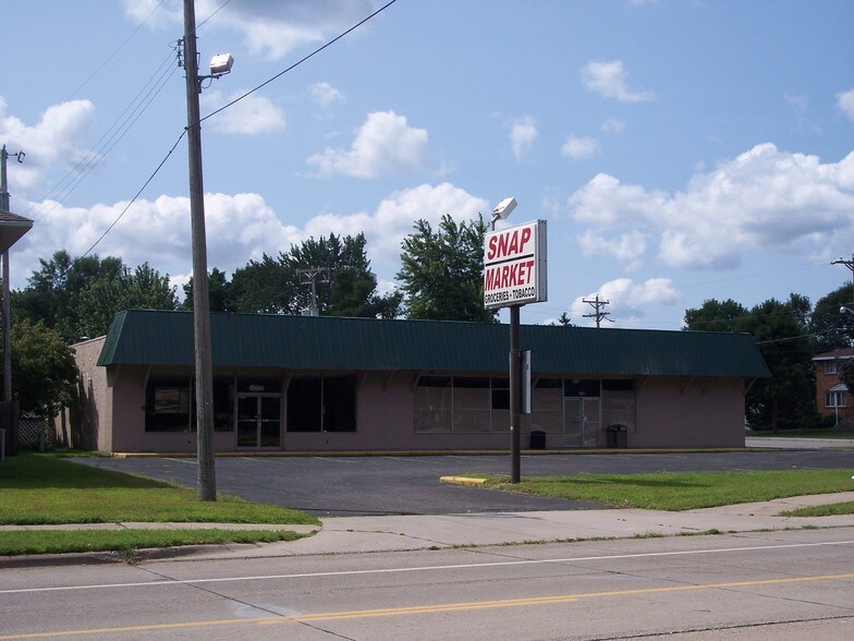 2408 County Road I, Mounds View, MN for sale - Building Photo - Image 1 of 1