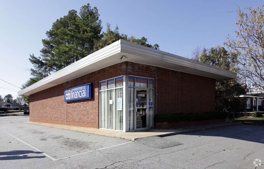 3703 White Horse Rd, Greenville, SC 29611