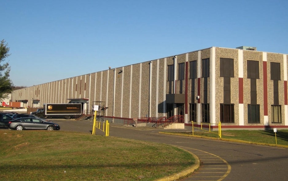 9 Corn Rd, Dayton, NJ for lease - Building Photo - Image 1 of 3